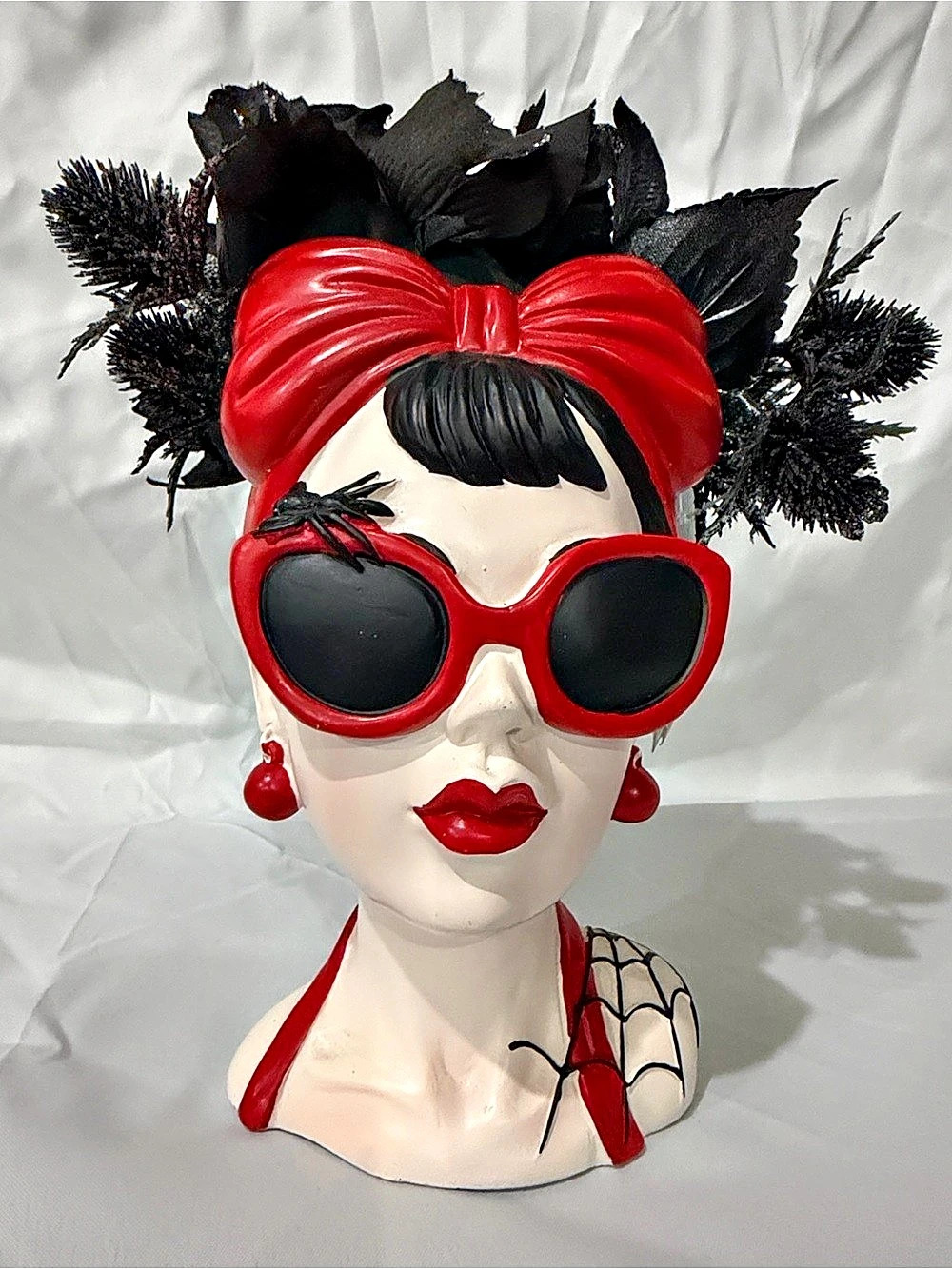 Bella Luxx Gothic Spiderweb Bust Decor in Black & Red